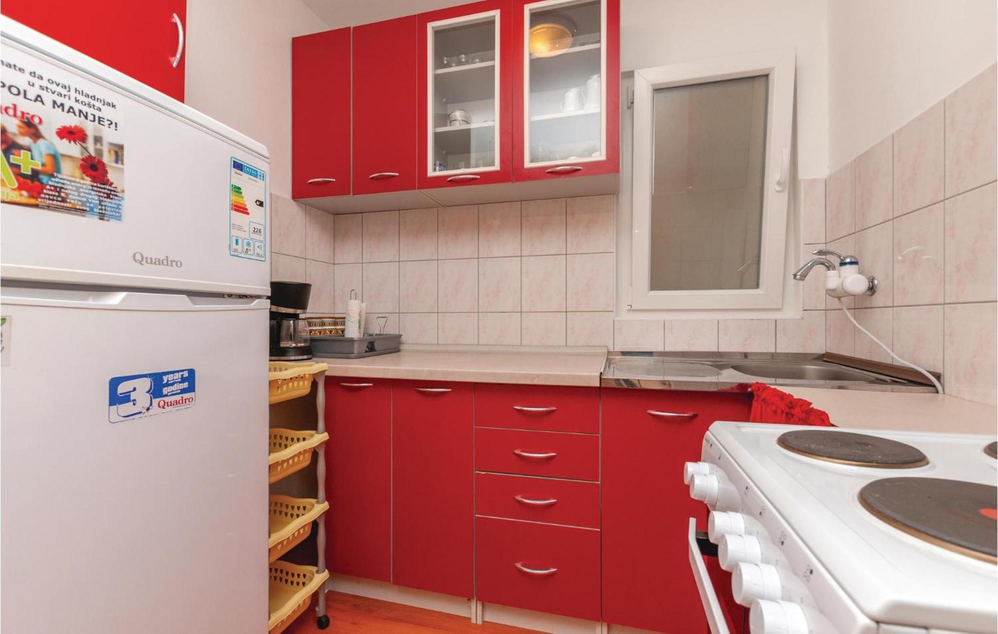 Beautiful Apartment In Jadrija With Kitchen Kültér fotó
