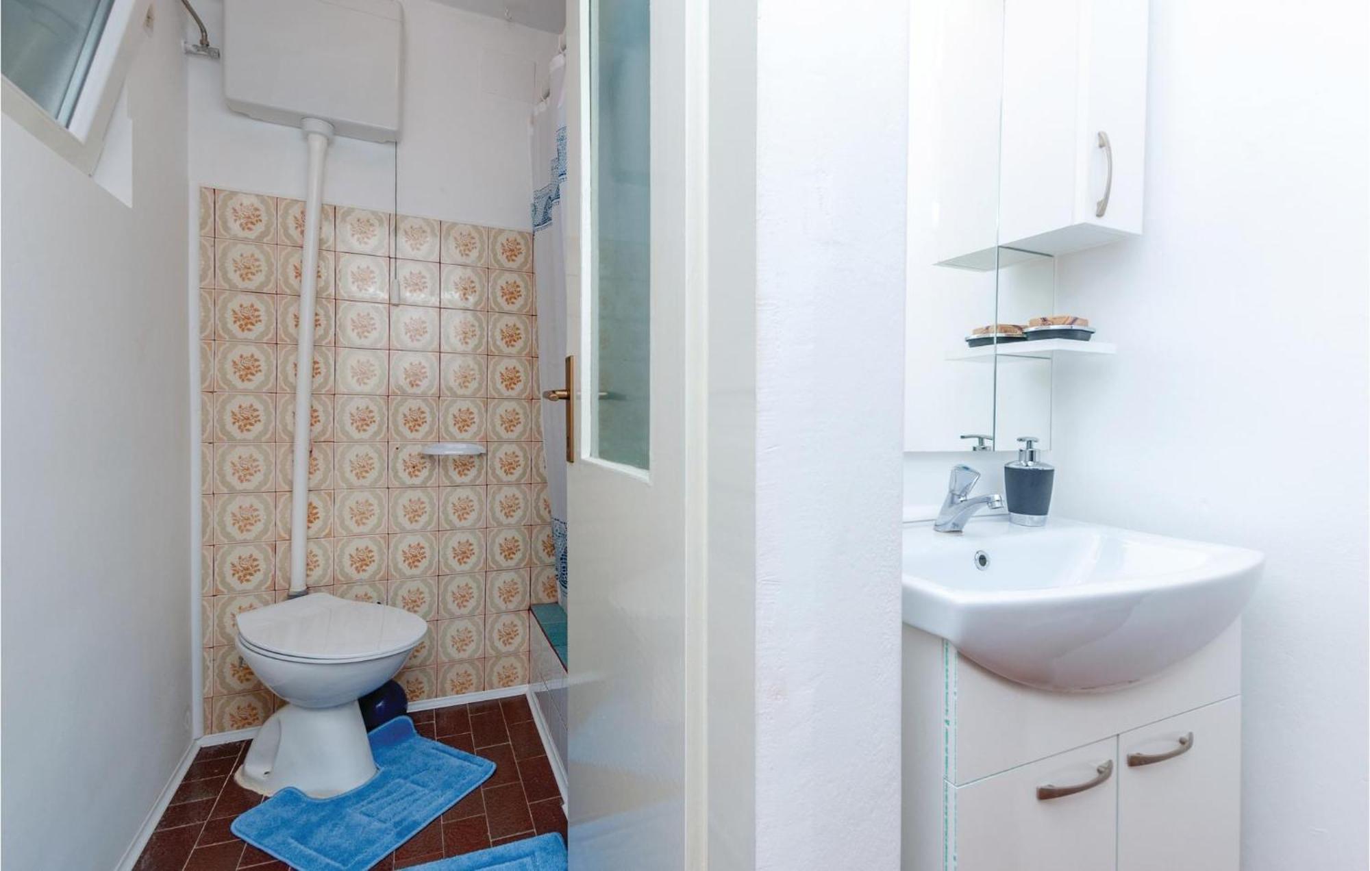 Beautiful Apartment In Jadrija With Kitchen Kültér fotó