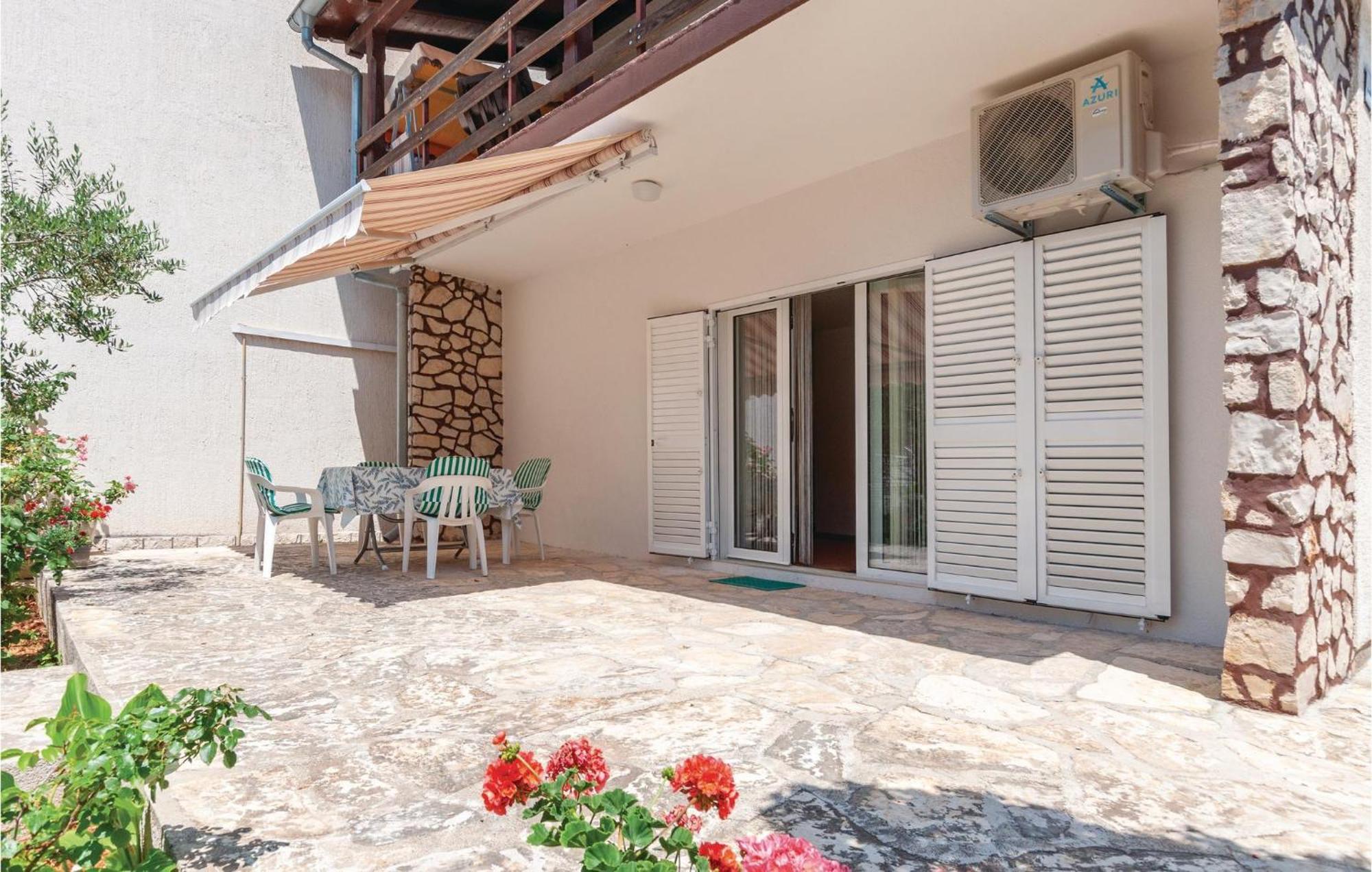 Beautiful Apartment In Jadrija With Kitchen Kültér fotó